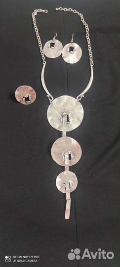 Комплект серьги, колье и кольцо. Национальные