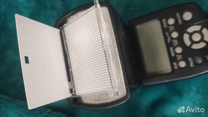 Вспышка yongnuo 560 iii speedlite