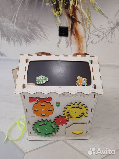 Детский развивающий деревянный домик