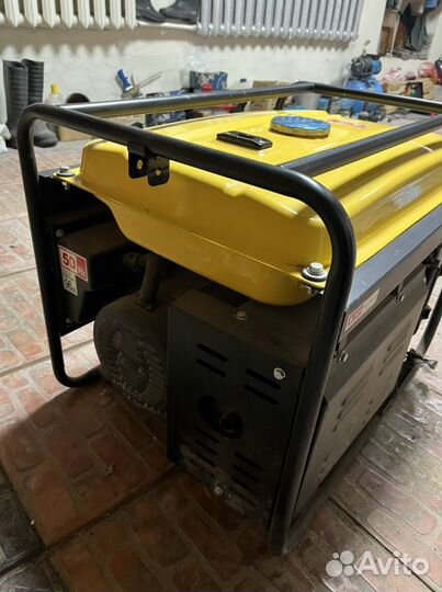 Бензиновый генератор