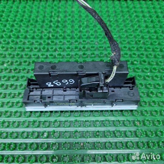 Кнопка антипробуксовочной системы Volkswagen