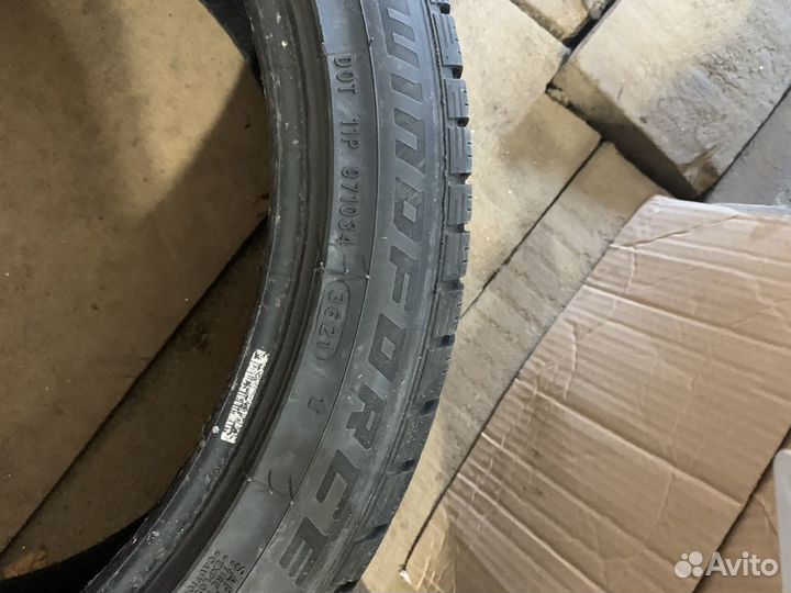 Windforce Snowblazer UHP 215/45 R18