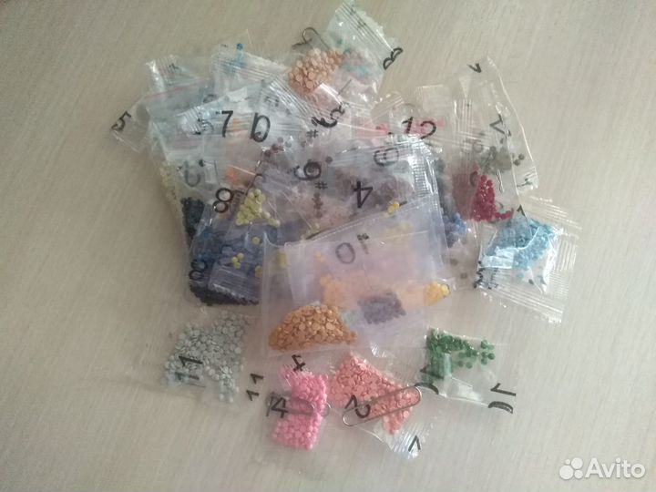 Алмазная мозаика. Стразы