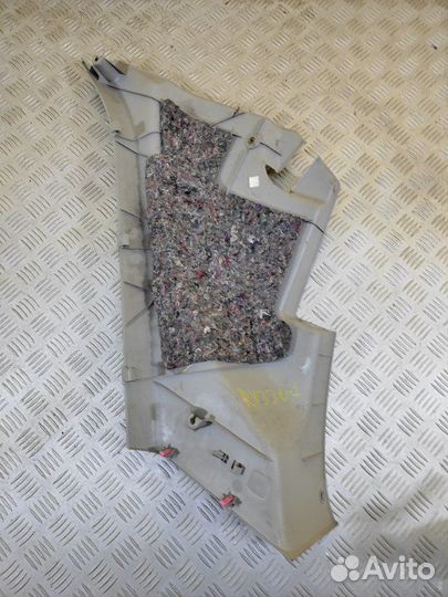 Обшивка багажника правая Lexus Rx 330 (U3) Ii