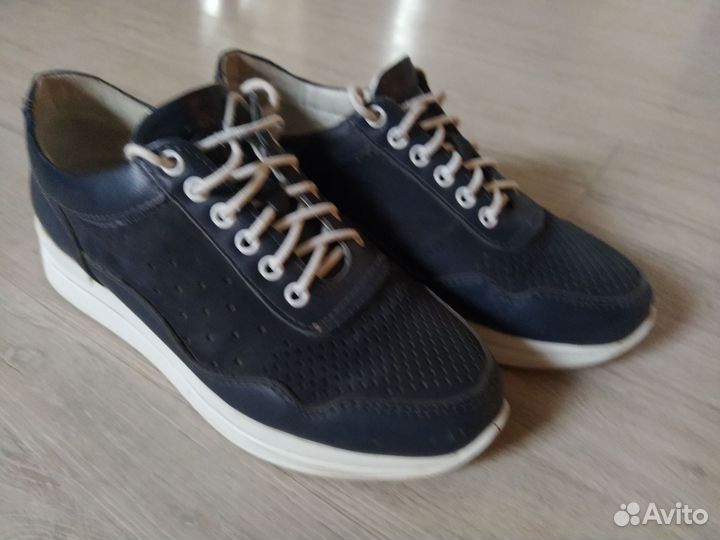 Кроссовки-полуботинки женские