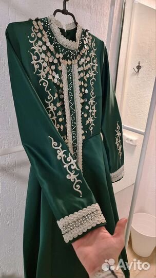 Национальный костюм женский, на никах