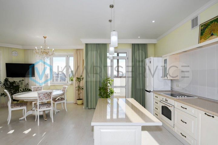 3-к. квартира, 102 м², 3/17 эт.