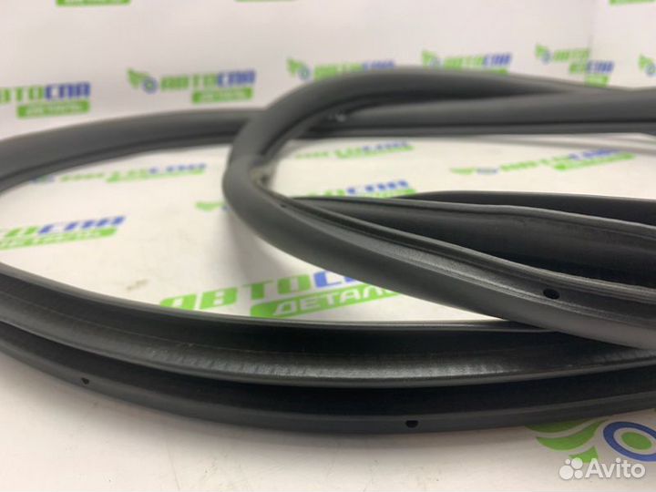 Уплотнитель кузова двери задний Mazda Cx-30