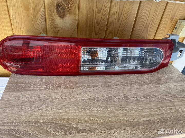 Фара задняя левая