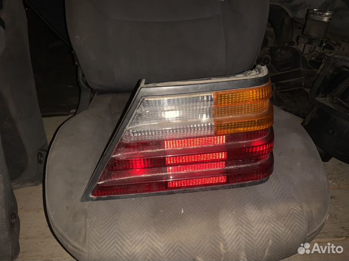 Задние фанари стоп сигналы mercedes benz w124