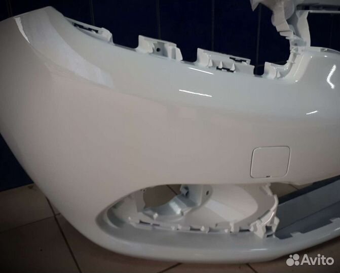 Бампер передний Renault Sandero 2 белый