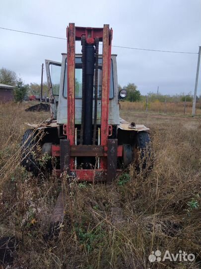 Вилочный погрузчик