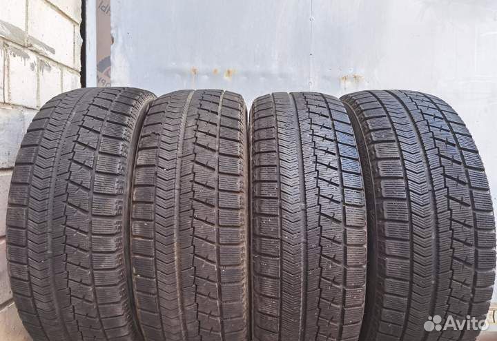 Bridgestone Blizzak VRX 215/55 R17 102H
