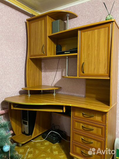 Компьюторный стол