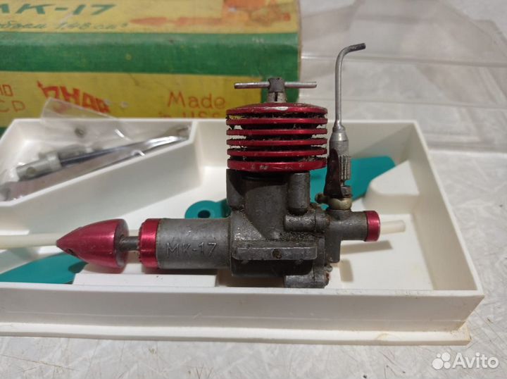 Авиамодельный двигатель