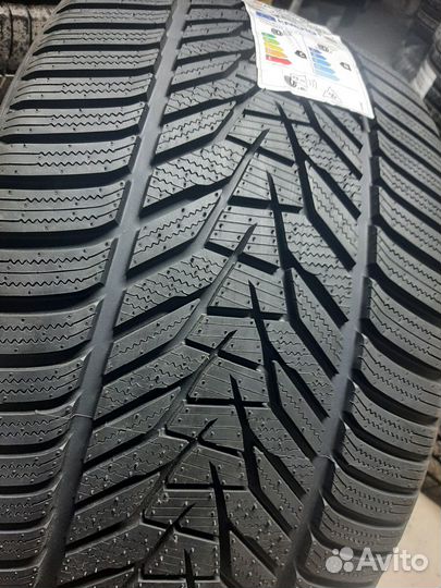 Hankook Winter I'Cept Evo 3 X W330A 275/40 R21 и 315/35 R21 111W
