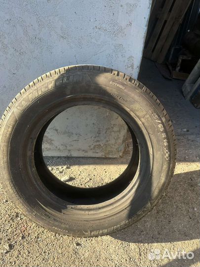 Michelin Agilis 215/65 R16