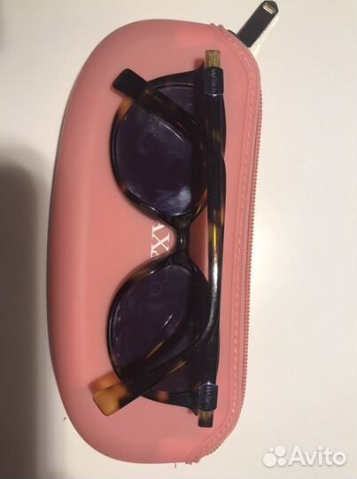 Солнцезащитные очки MAX&Co