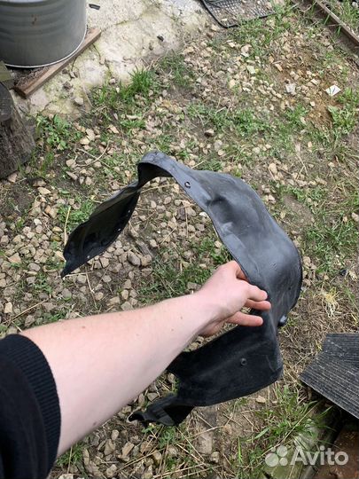 Подкрылок левый лансер 9