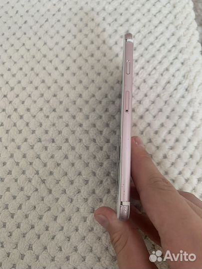 Телефон iPhone 6s