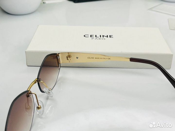 Солнцезащитные очки Ray Ban