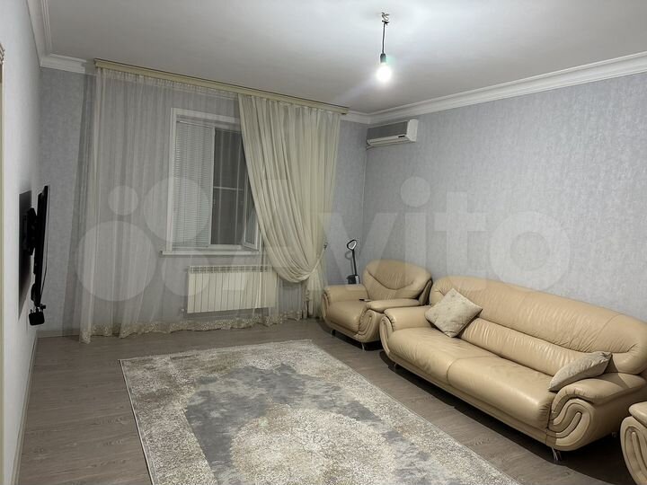 Доля в 2-к. квартире, 57,6 м², 4/4 эт.