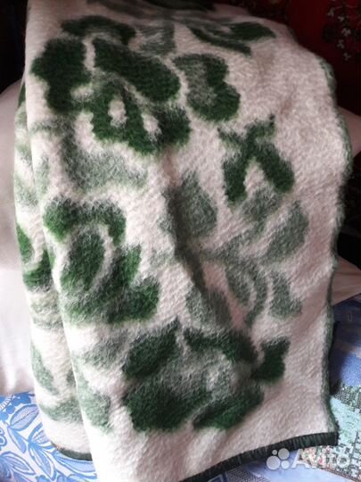 Одеяла шерсть,пух,покрывала,матрасы,спальные мешки