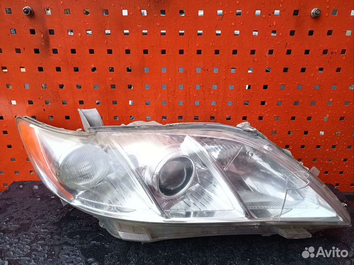 Фара правая на запчасти Toyota Camry 40 ксенон