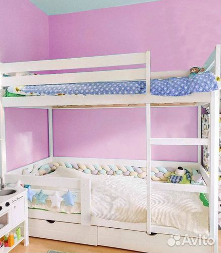 Кровать из натурального дерева двухъярусная 