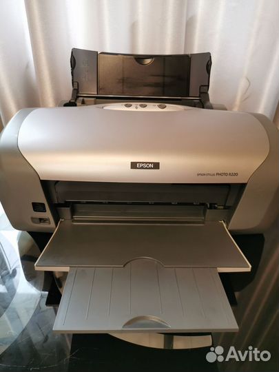 Цветной принтер Epson 220