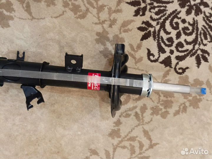 Амортизатор передний автомобильный