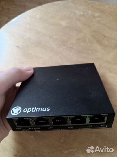 Коммутатор PoE Optimus UM1-E5/4P mini