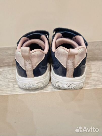 Кроссовки детские