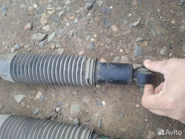 Амортизатор задний на hyundai solaris