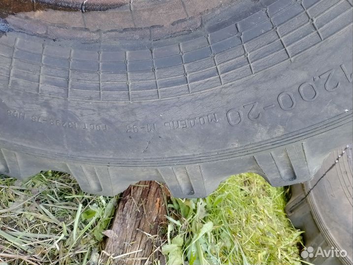 Грузовые шины бу 4320