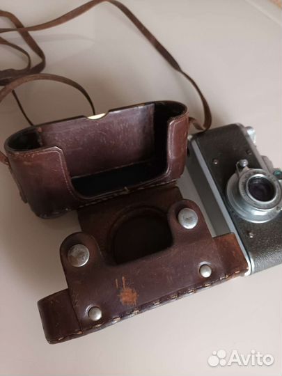 Фотоаппарат Зенит 11 и Зорький 1