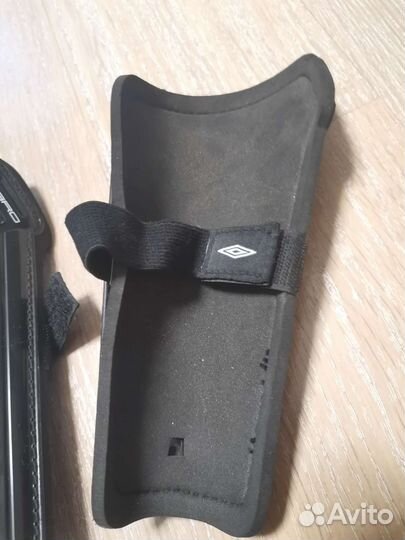 Щитки футбольные umbro