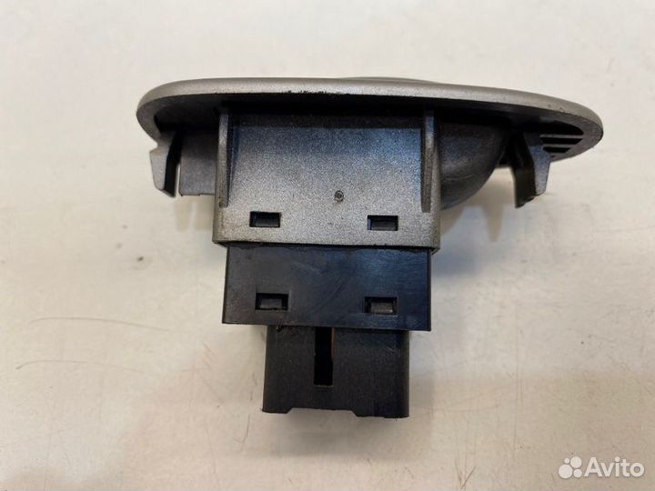 Кнопка стеклоподъемника задняя правая Kia Spectra