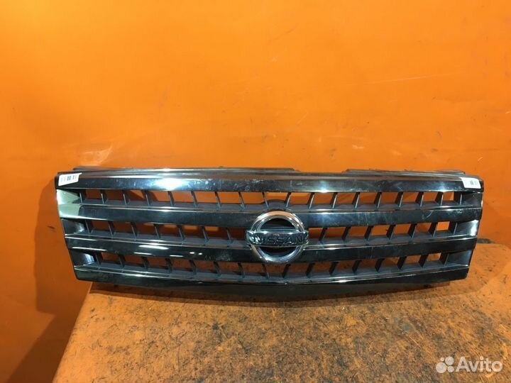 Решетка радиатора Nissan Gloria HY34