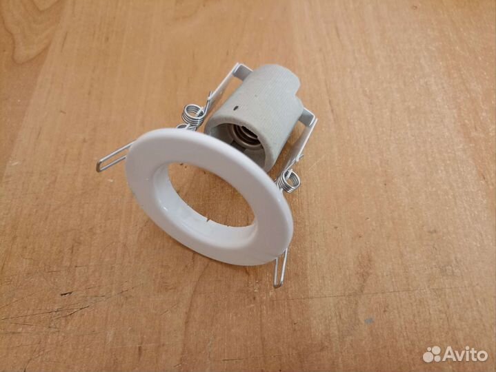 Светильник потолочный встраиваемый