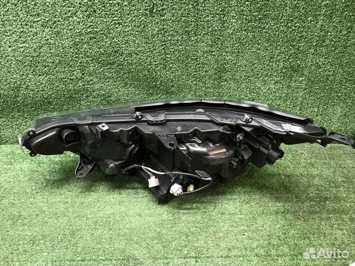 Фара правая Toyota RAV4