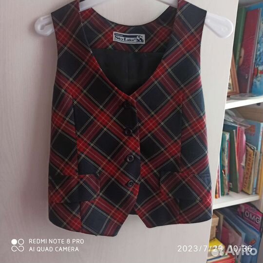 Жилетка школьная для девочки 140 размер