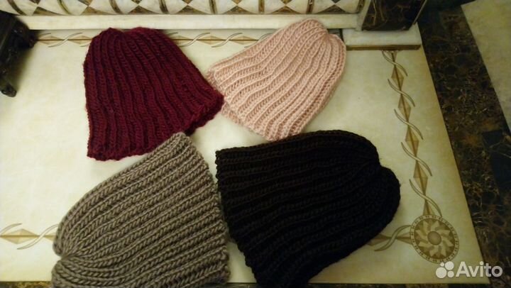 Шапки вязаные, 3 вида