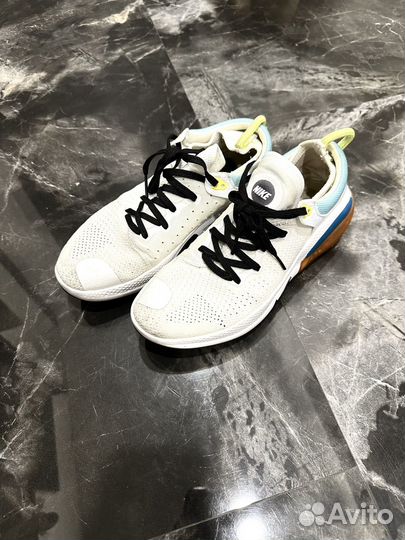 Кроссовки Nike