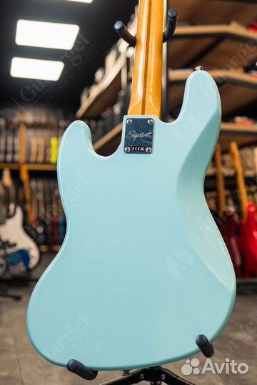 Squier Classic Vibe '60s Jazz Bass Daphne B