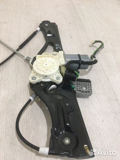 Стеклоподъемник передний левый Mercedes Benz E300