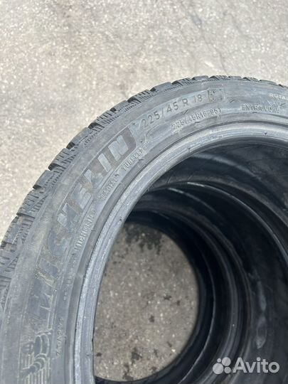 Michelin Agilis X-Ice North 225/45 R18 95M