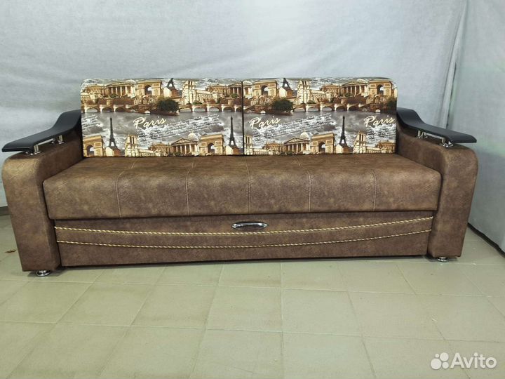 Диван на металлокаркасе