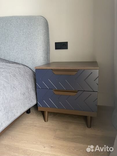 Тумба прикроватная