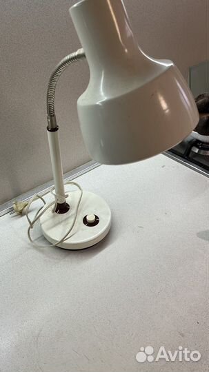 Лампа настольная